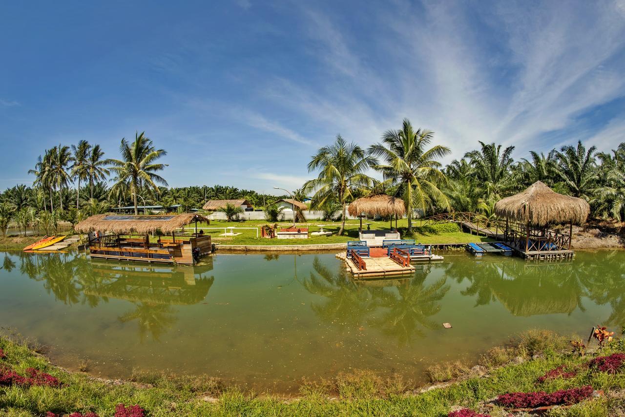 Sinar Eco Resort Kampong Bukit Panjang ภายนอก รูปภาพ